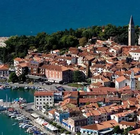 Old Isola In The Center *